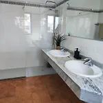 Nyaraló Valperal, Piscina Climatizada Aire Acondicionado Posicion Estrategica!! Playa Blanca