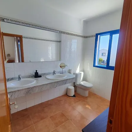 Valperal, Piscina Climatizada Aire Acondicionado Posicion Estrategica!! Dom wakacyjny Playa Blanca (Lanzarote)