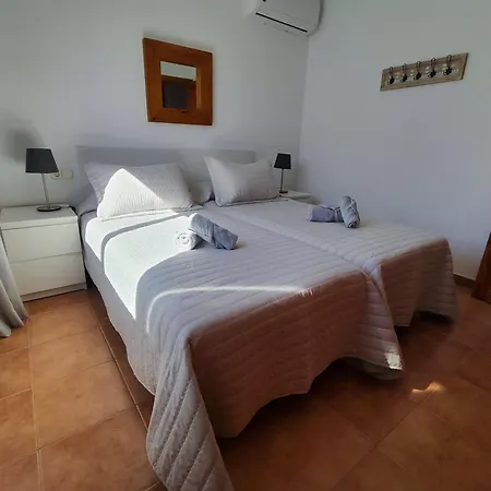 Dom wakacyjny Valperal, Piscina Climatizada Aire Acondicionado Posicion Estrategica!! *
