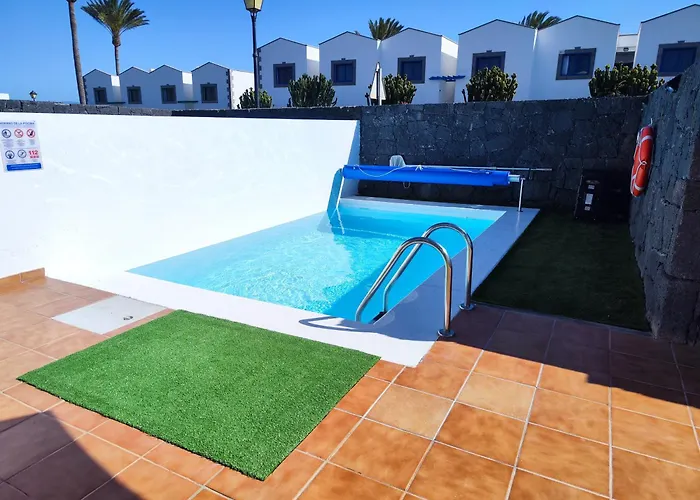 Valperal, Piscina Climatizada Aire Acondicionado Posicion Estrategica!! Nyaraló *